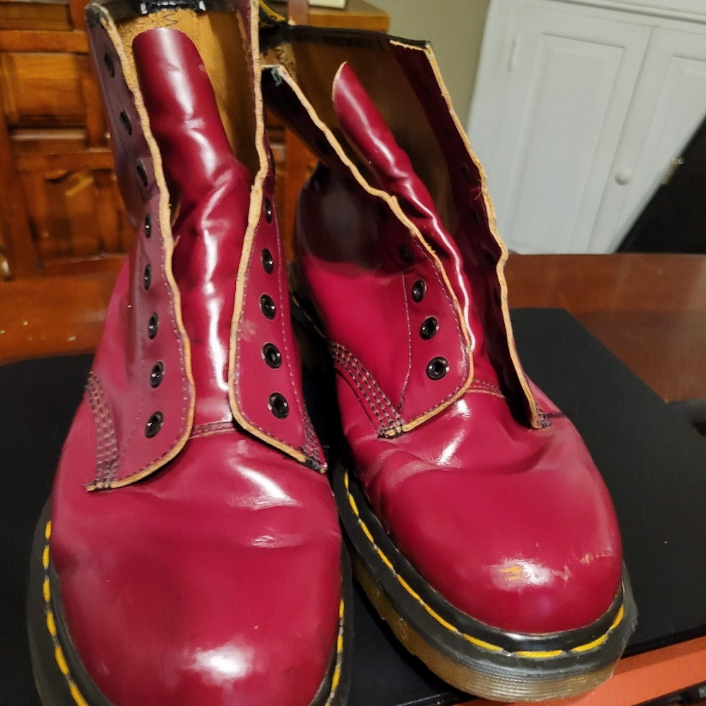 Doc martens red cherry boots Sz9 mens.